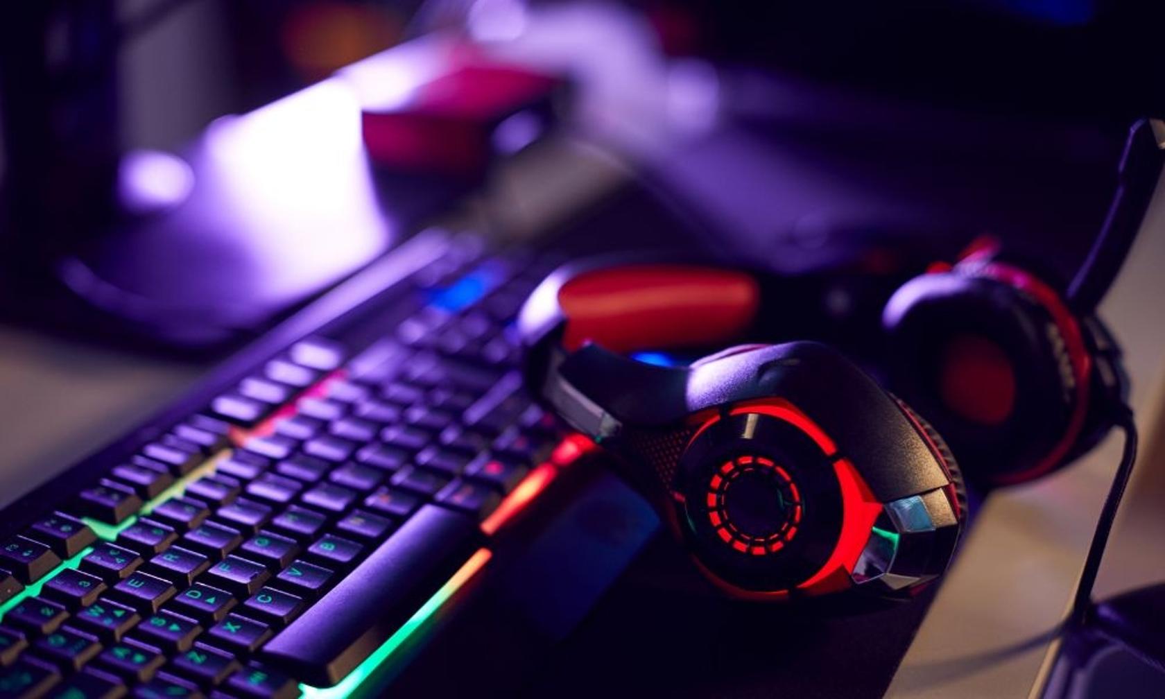 esports keyboard and headphones