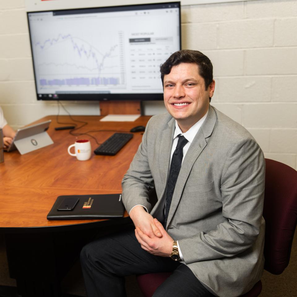 Accounting students in business lab for Pitt State degree