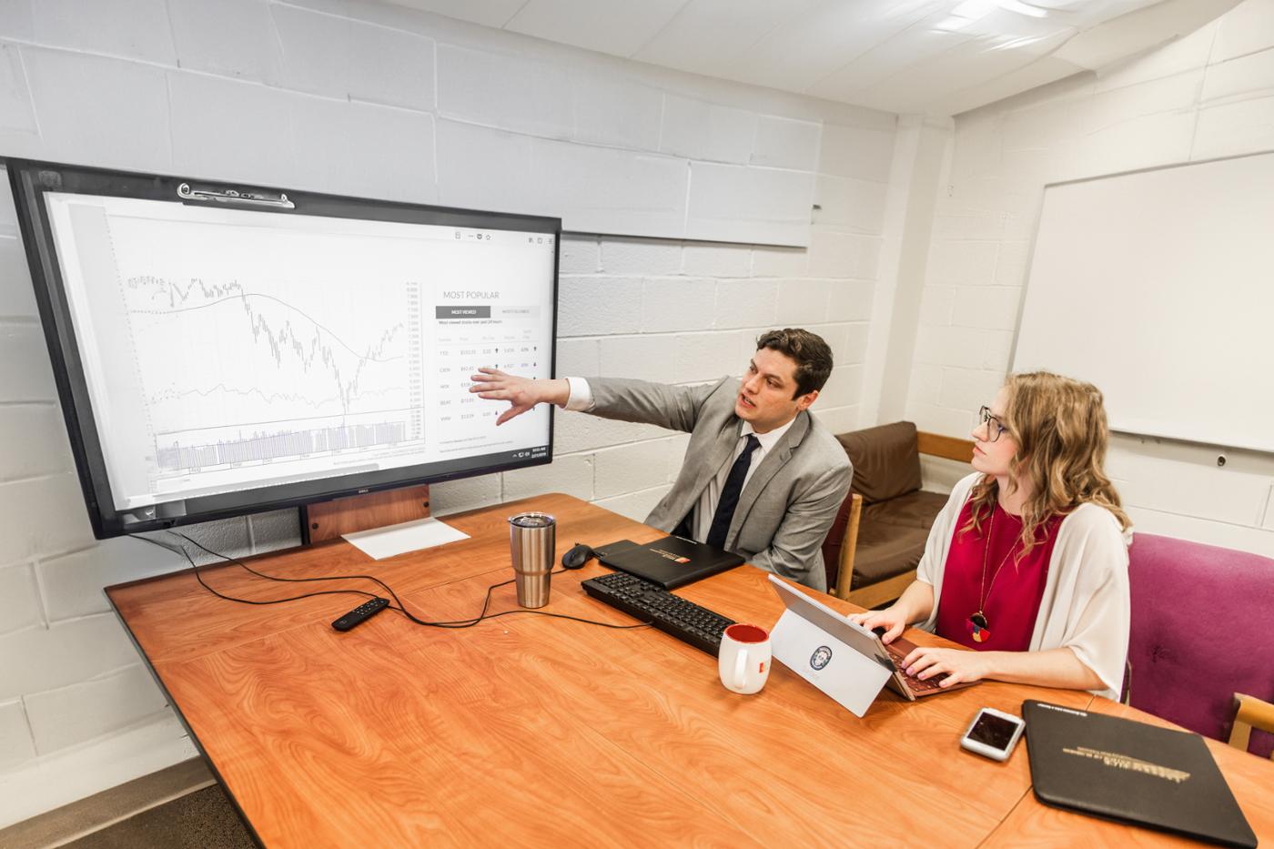 Finance students in stock market lab at Pitt State business school