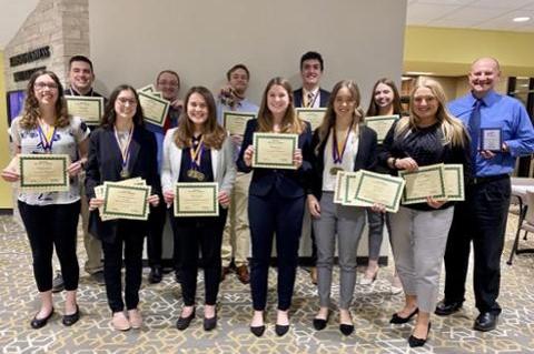 Pittsburg State business students in management courses win awards at conference