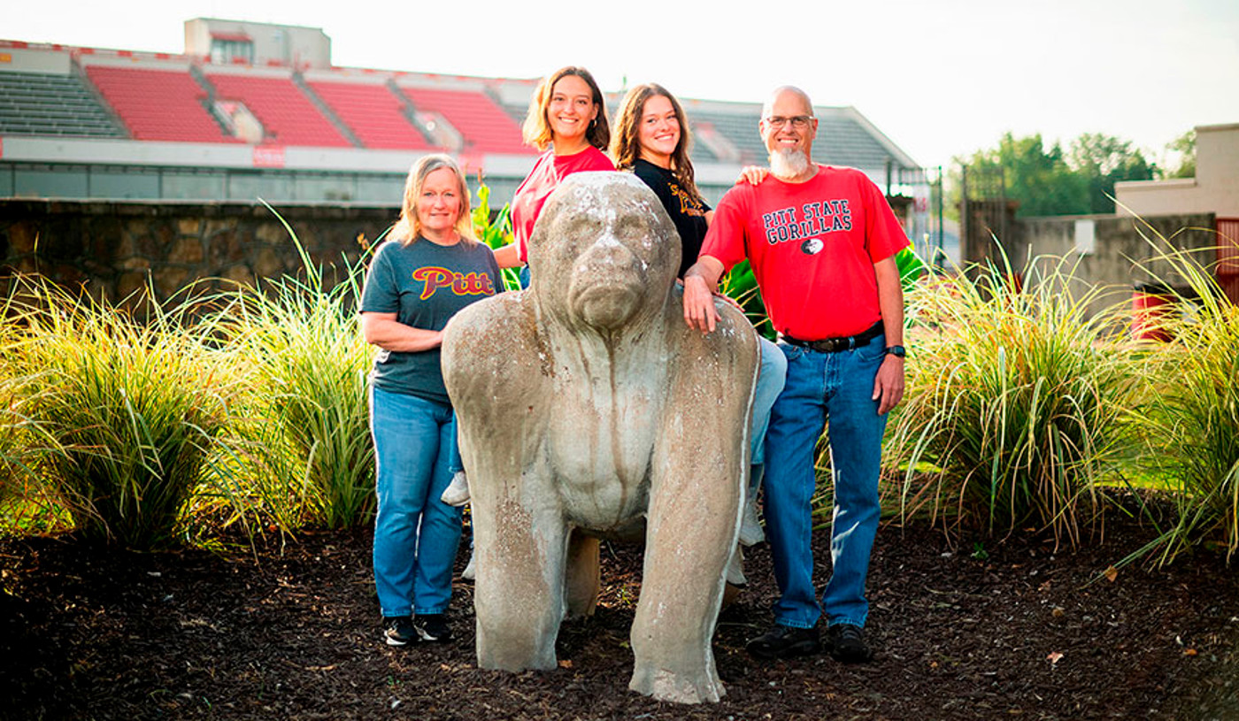 Honorary Family 2025 900 1400w