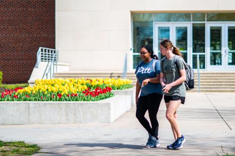 College students walk on Pitt State campus
