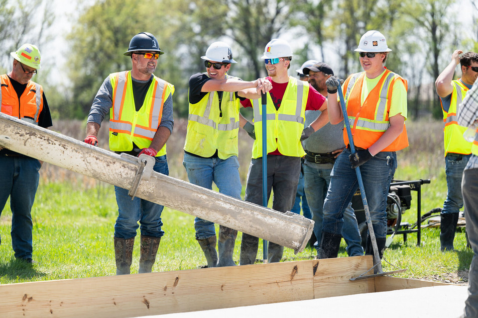 concrete-construction-students 960w