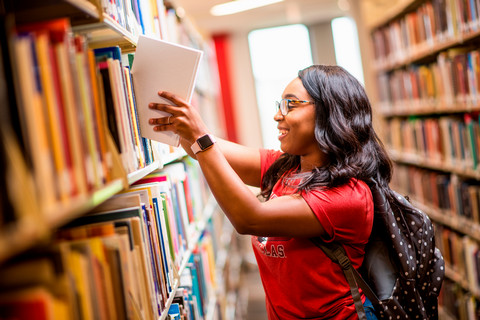 gorilla-bookstore-library 480w