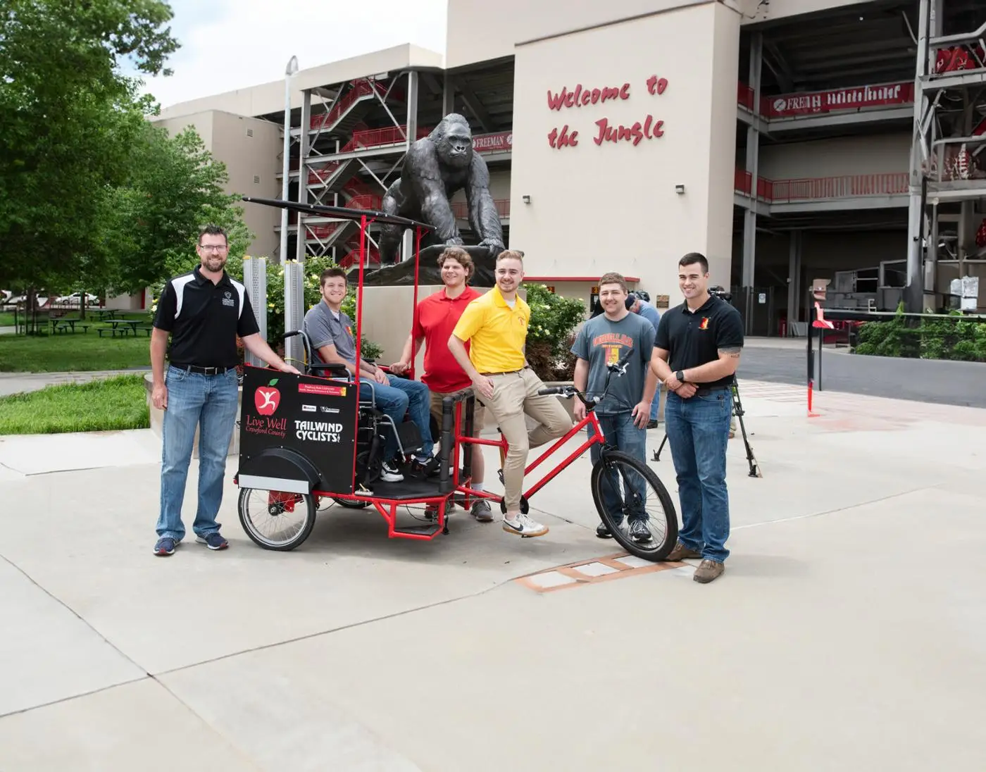 Mechanical Engineering Technology college students with capstone project at Pitt State