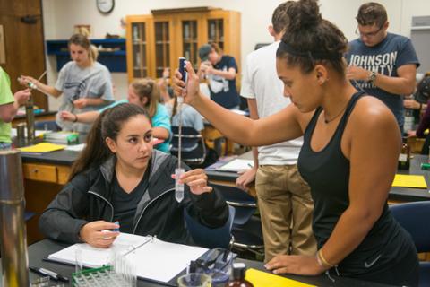 undergraduate chemistry student lab at Pittsburg State Unviersity