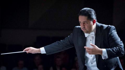 Conductor Raul Munguia 02