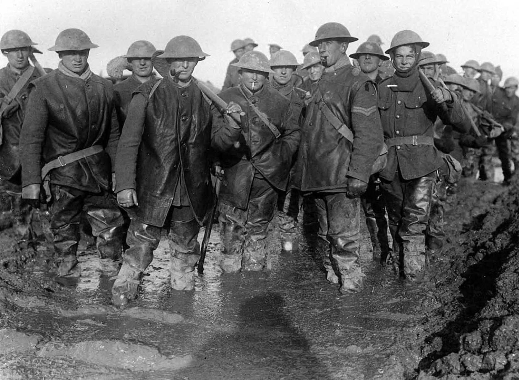 Эпизоды первой мировой войны. Британский солдат ww1 1917 окопы.